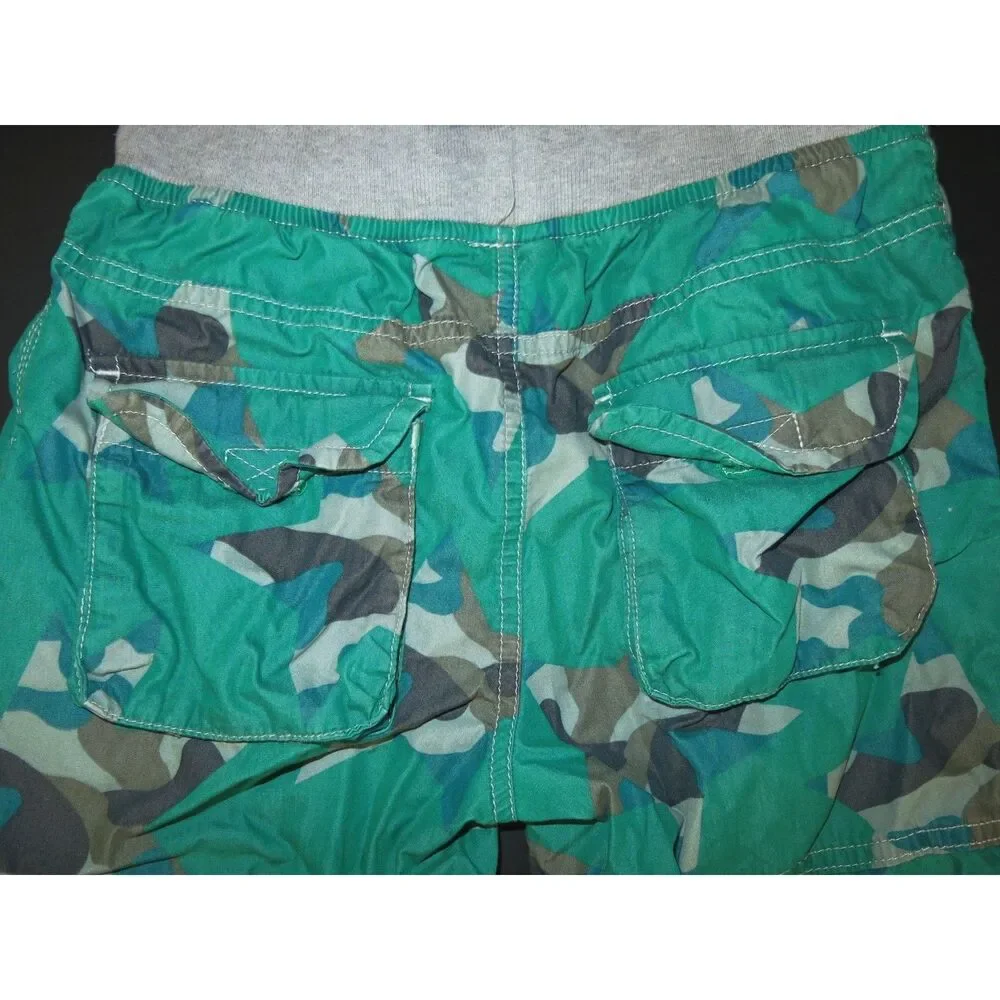 Mini Boden boys green camo star techno Adventure pull-on zipper pocket shorts 10
